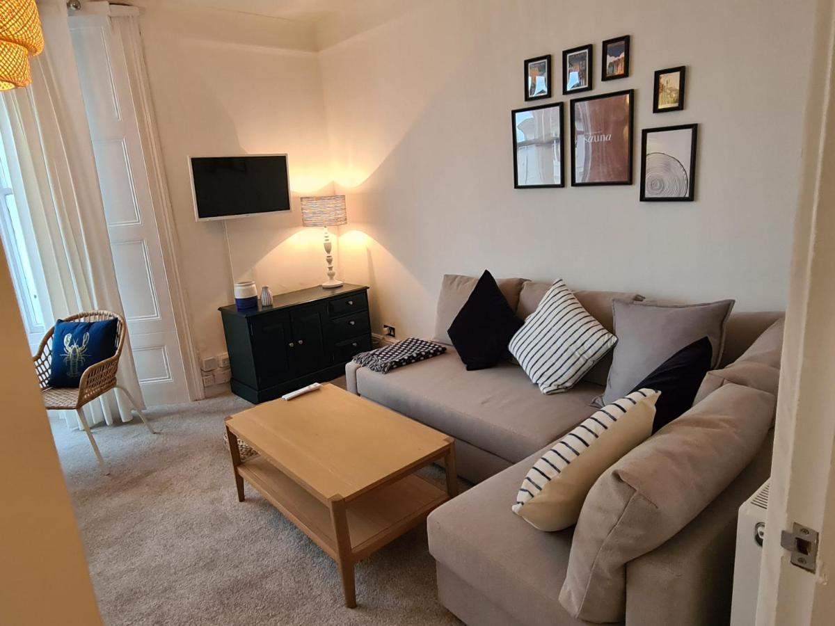 Centrally Located, Comfortable Near Station, And North Laines Apartment