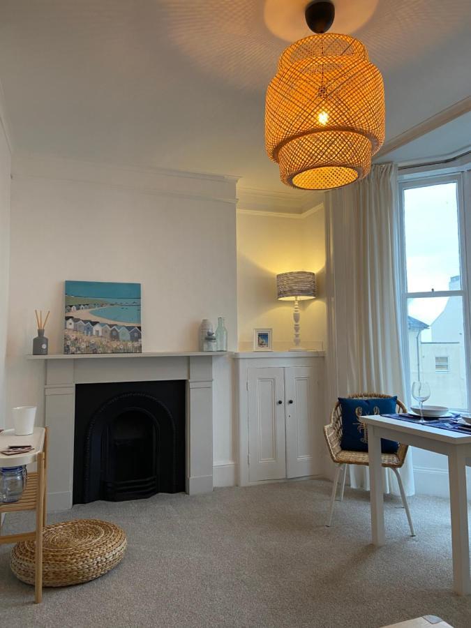 Centrally Located, Comfortable Near Station, And North Laines Apartment